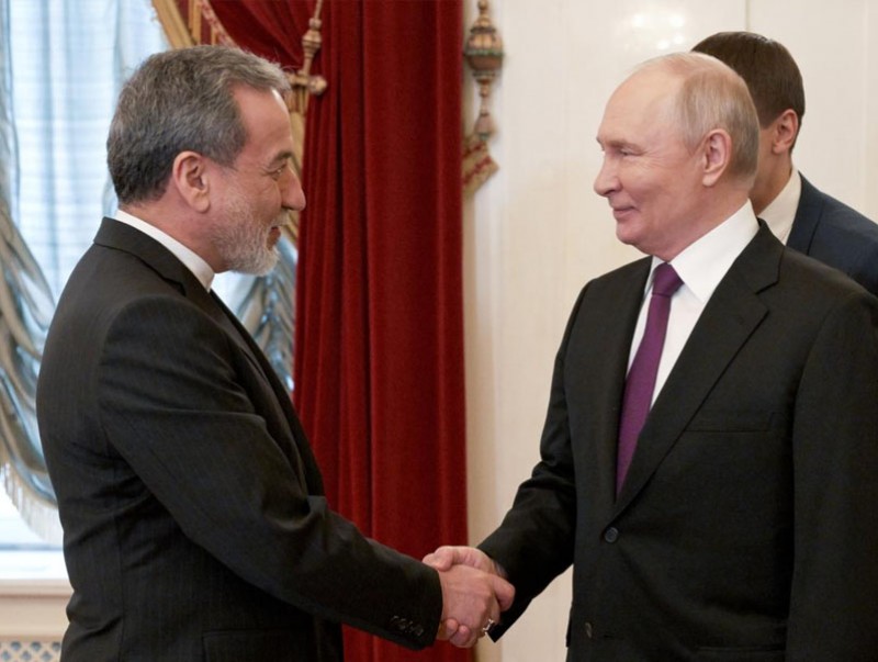 Путин Ираны Гадаад хэргийн сайдтай уулзаж, энх тайвныг дэмжихээ илэрхийлэв