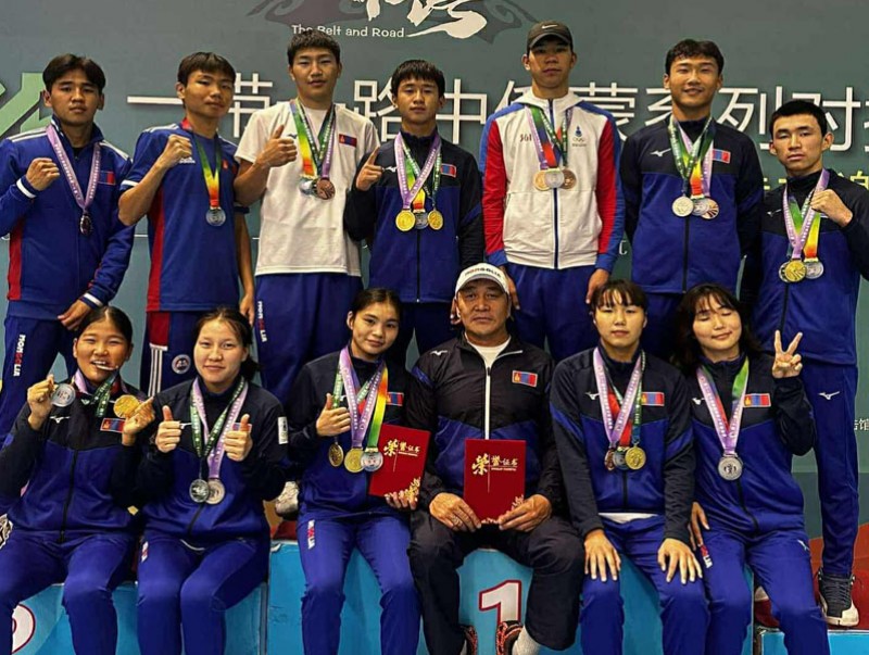 Монголын өсвөрийн боксын шигшээ баг нийт 31 медаль хүртлээ