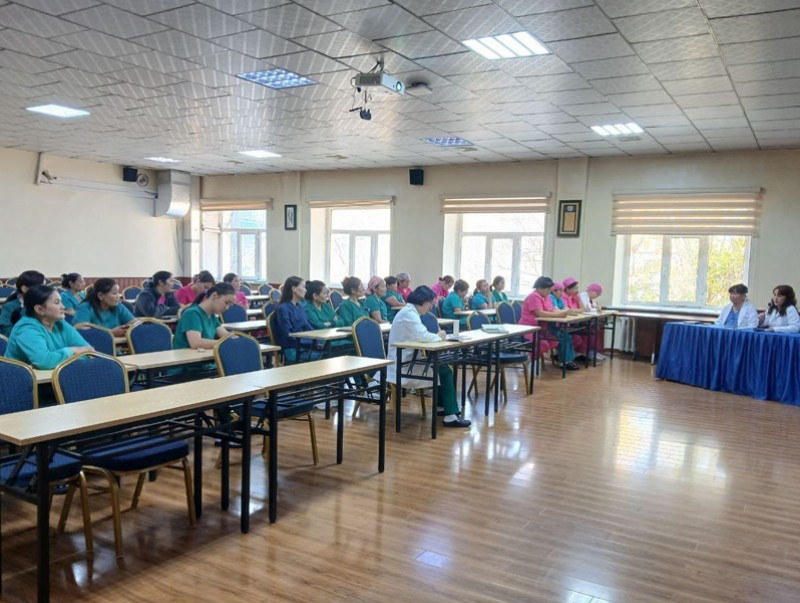 Төрөлжсөн мэргэшлийн 16 эмнэлгийн нийт 725 сувилагч, мэргэжилтэнтэй уулзлаа