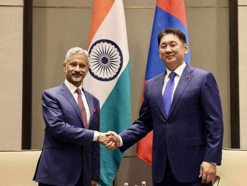 Монгол Улсын Ерөнхийлөгч У.Хүрэлсүхэд БНЭУ-ын Гадаад хэргийн сайд бараалхав