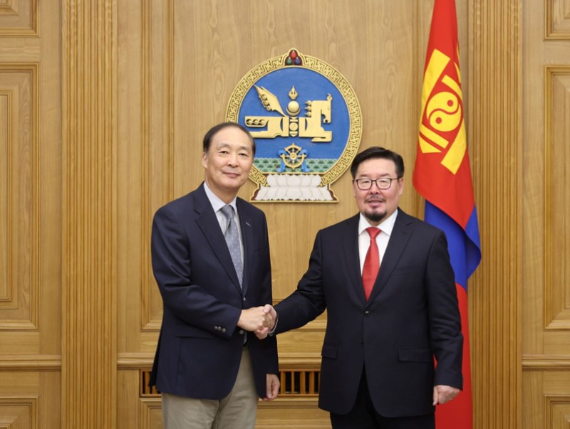 Ерөнхий сайд Г.Занданшатар 30 жилийн хамтын ажиллагаанд талархал илэрхийллээ