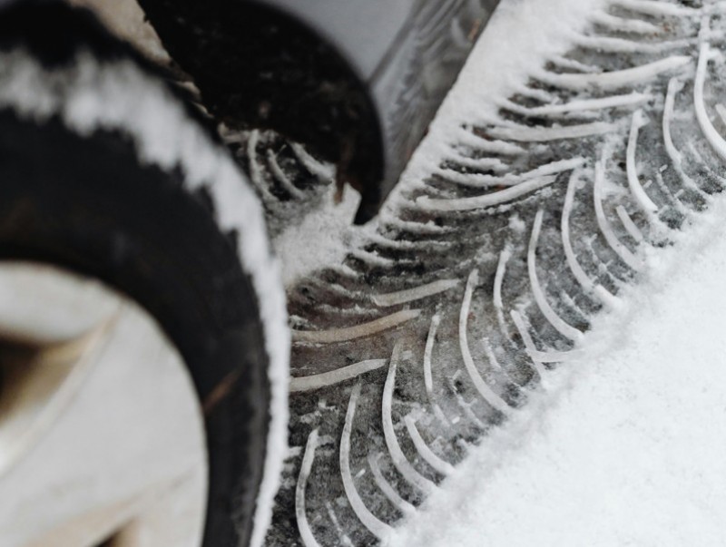 Өвлийн дугуйтай замын хөдөлгөөнд оролцохыг зөвлөж байна