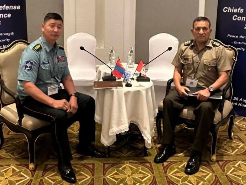 Бүс нутгийн орнуудын зэвсэгт хүчний удирдлагатай уулзалт хийлээ